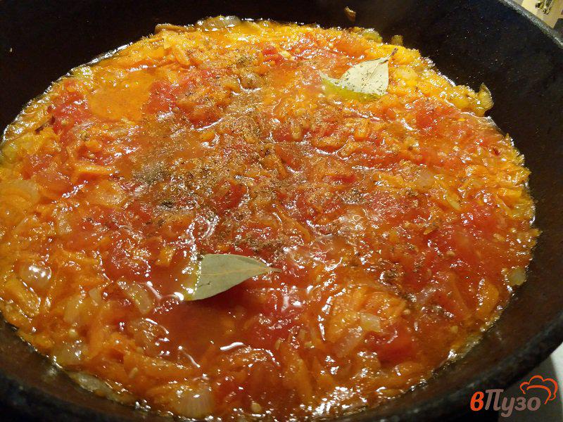 Фото приготовление рецепта: Филе трески в овощном соусе шаг №5