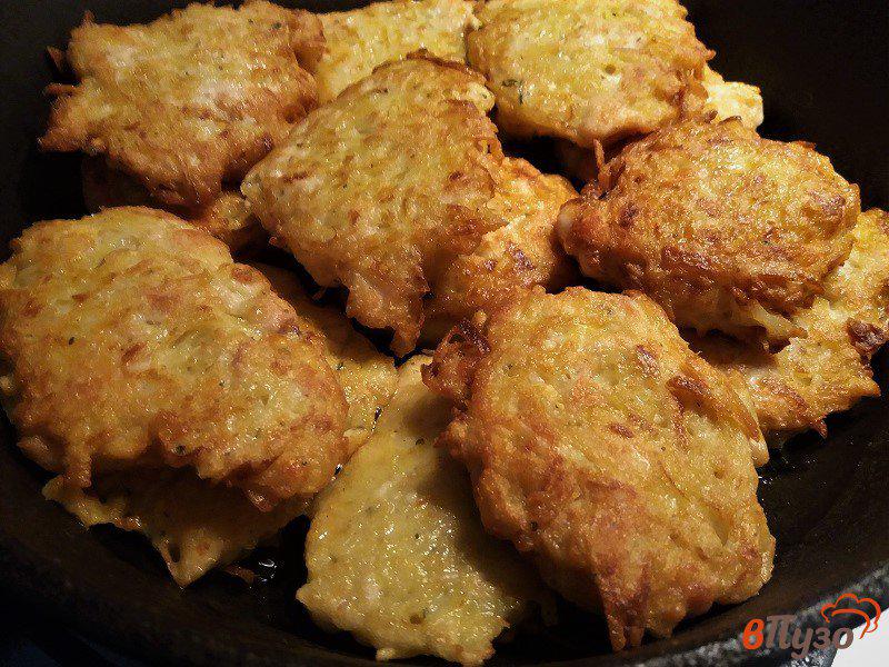 Фото приготовление рецепта: Рубленные котлеты из куриного филе и картофеля шаг №11