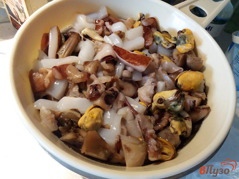 Фото приготовление рецепта: Паста с морепродуктами шаг №1