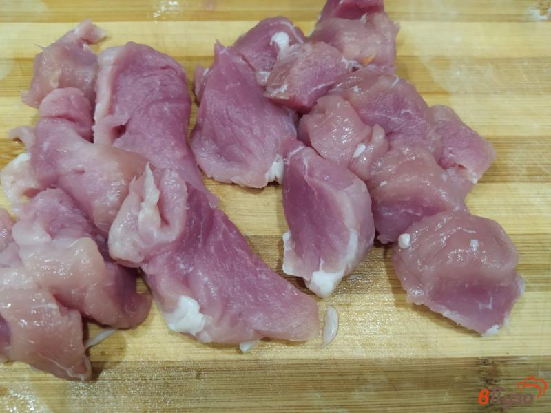 Фото приготовление рецепта: Плов со свининой в мультиварке шаг №3