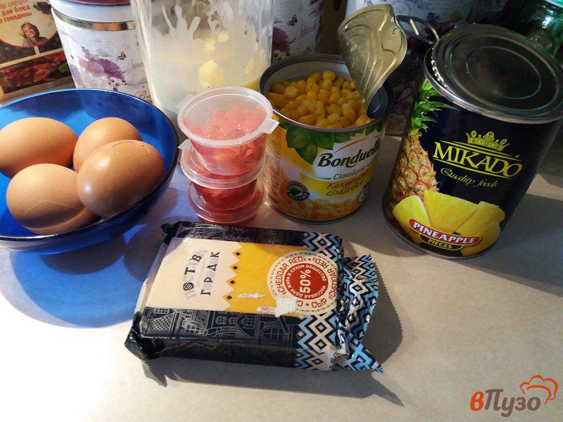 Фото приготовление рецепта: Салат из куриного филе с имбирём и ананасами шаг №1