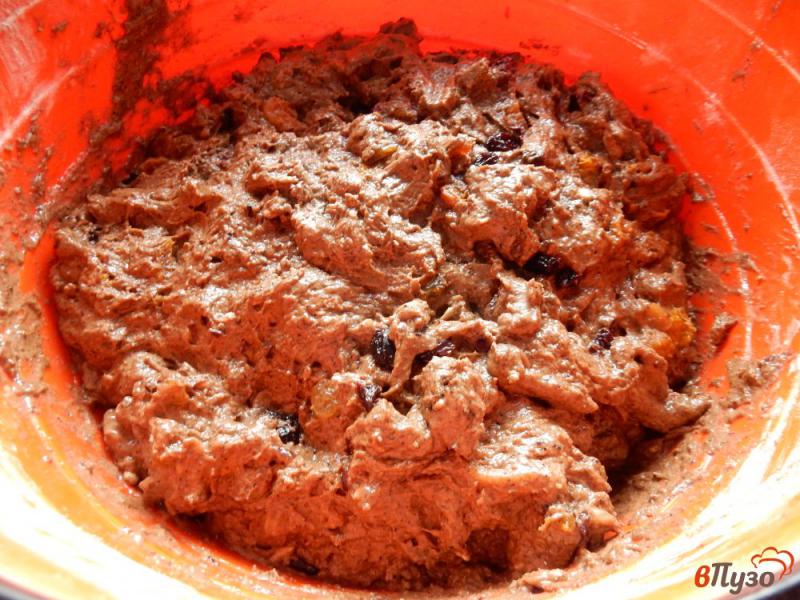 Фото приготовление рецепта: Десертный ржаной хлеб с семечками и сухофруктами шаг №8