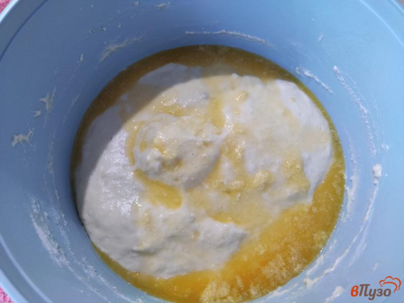 Фото приготовление рецепта: Пирог из дрожжевого теста с вареньем шаг №5