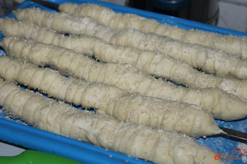 Фото приготовление рецепта: Сулугуни с слоеном тесте на шампуре шаг №4