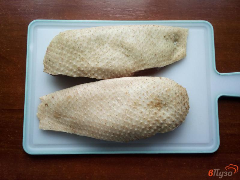 Фото приготовление рецепта: Утиная грудка запечённая в духовке с картофелем шаг №1