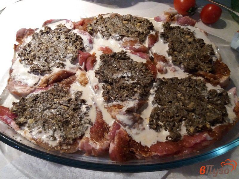 Фото приготовление рецепта: Отбивные из свинины с  начинкой из белых грибов шаг №5
