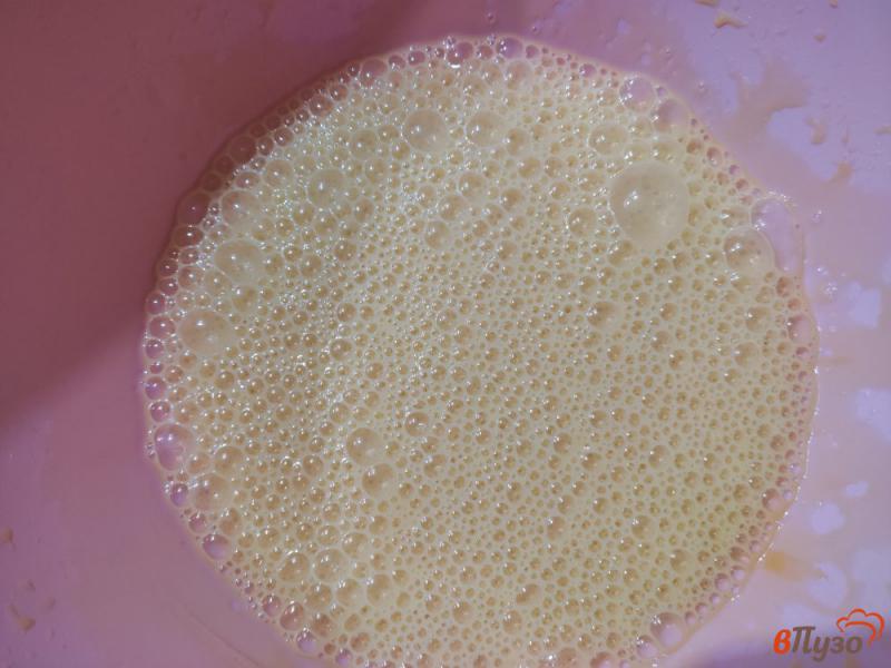 Фото приготовление рецепта: Запечённые гренки из хлеба со сгущённым молоком шаг №2
