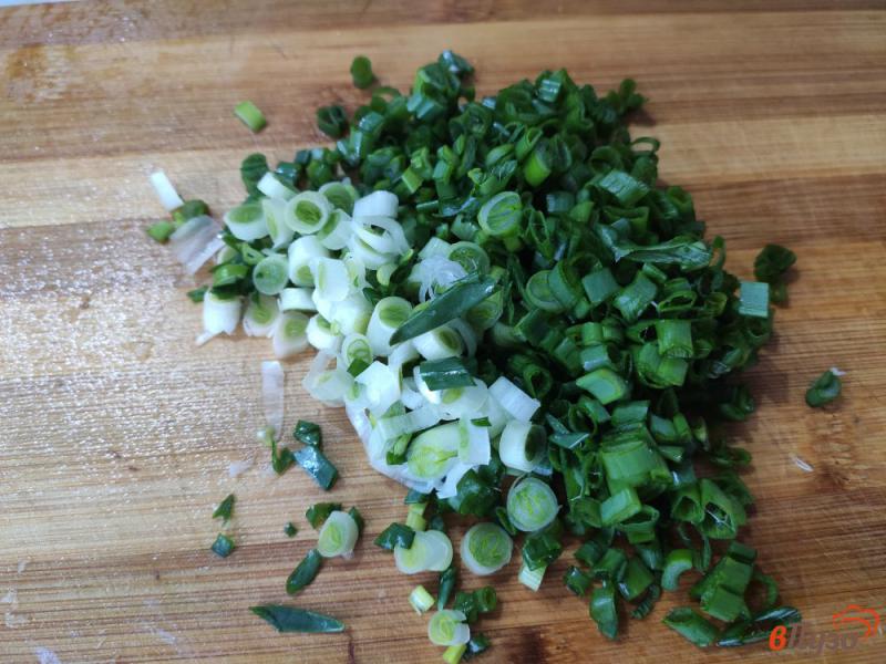 Фото приготовление рецепта: Салат из пекинской капусты с брынзой и кукурузой шаг №2