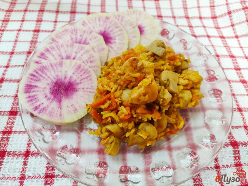 Фото приготовление рецепта: Плов из бурого риса с курицей и грибами шаг №8