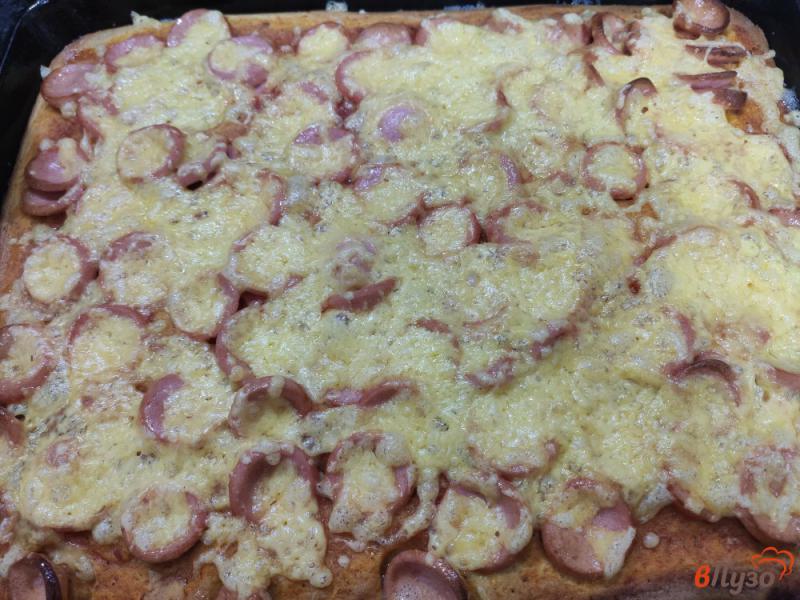 Фото приготовление рецепта: Пицца на тесте из сметаны и желтков шаг №9