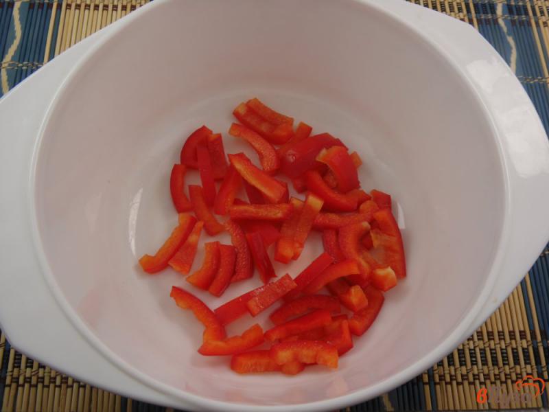 Фото приготовление рецепта: Салат с фасолью и бужениной шаг №1