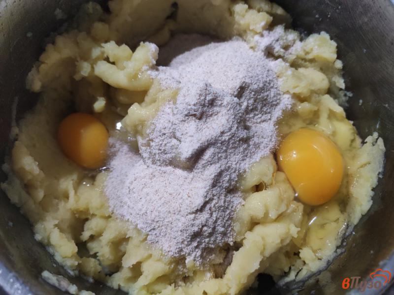 Фото приготовление рецепта: Картофельные зразы со свиным фаршем шаг №2