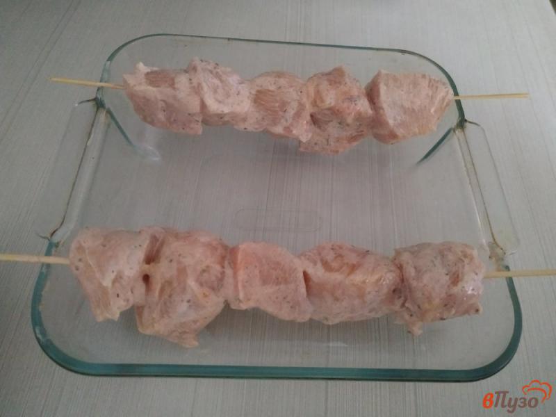 Фото приготовление рецепта: Куриный шашлык в микроволновке шаг №4
