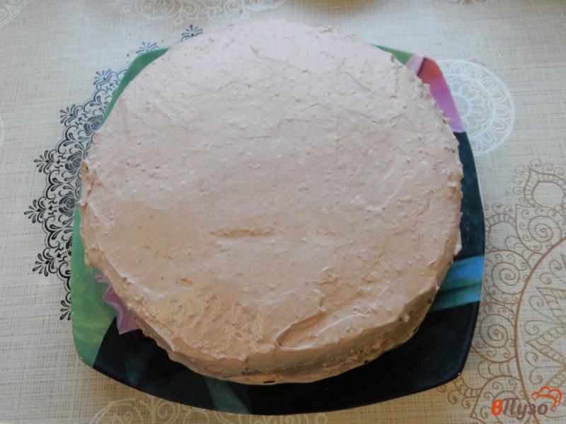 Фото приготовление рецепта: Домашний торт на сгущенке с кремом из взбитых сливок шаг №10