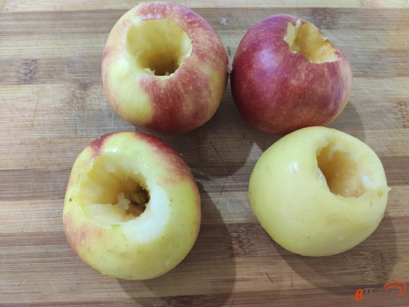 Фото приготовление рецепта: Яблоки запечённые с медом и орехами шаг №1