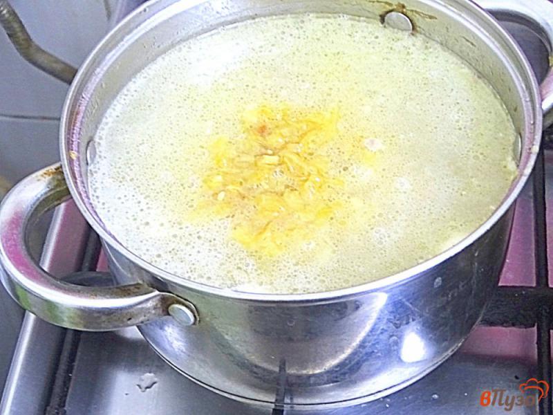 Фото приготовление рецепта: Французский луковый суп шаг №7