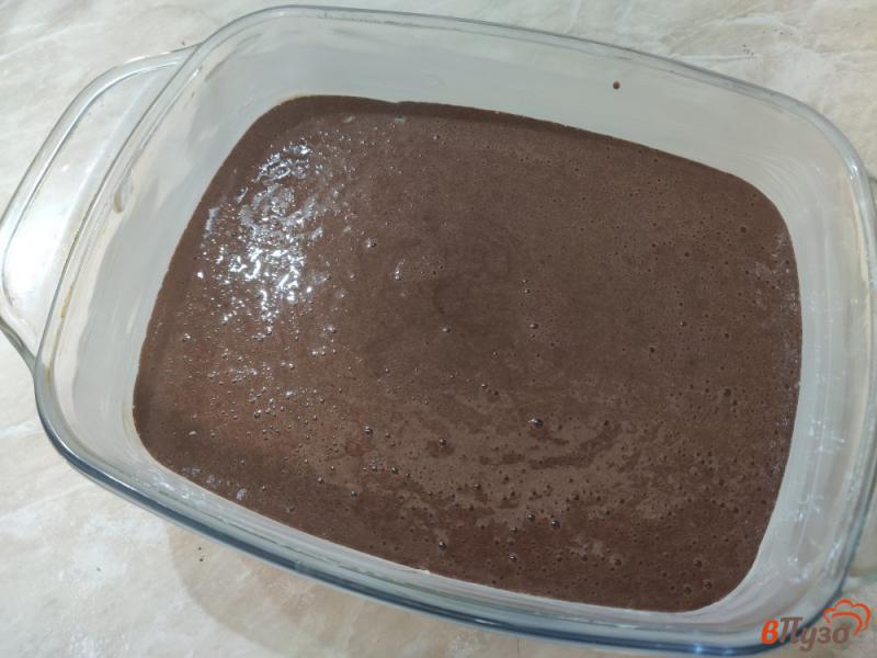 Фото приготовление рецепта: Шоколадно-банановый брауни шаг №5