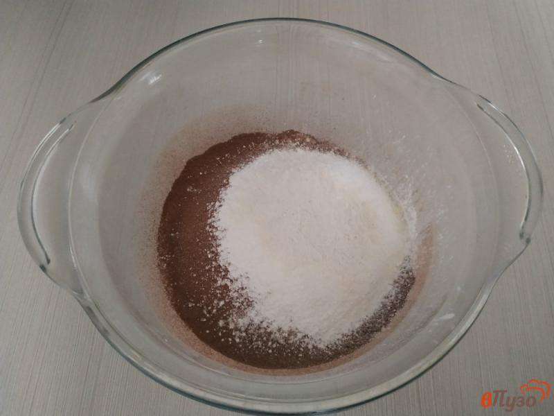Фото приготовление рецепта: Шоколадный торт в микроволновке шаг №2