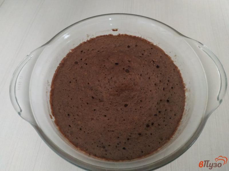 Фото приготовление рецепта: Шоколадный торт в микроволновке шаг №7