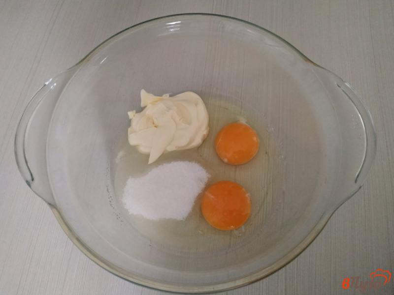 Фото приготовление рецепта: Малиновый пирог в микроволновке шаг №1