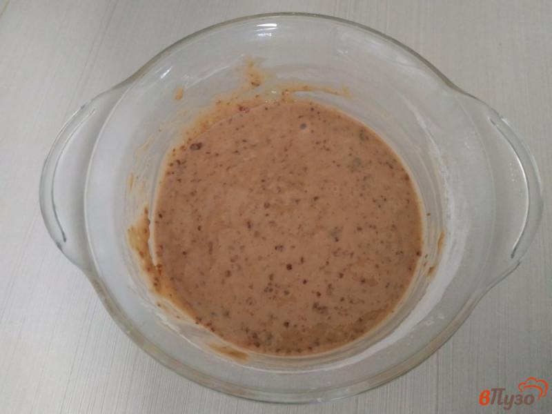 Фото приготовление рецепта: Малиновый пирог в микроволновке шаг №5