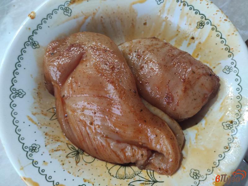 Фото приготовление рецепта: Рулеты из куриного филе с сыром шаг №3