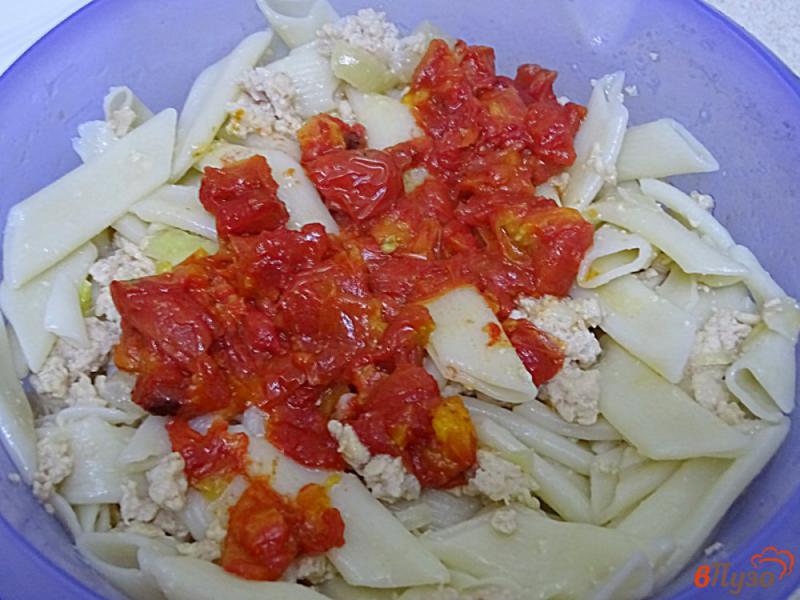 Фото приготовление рецепта: Макароны с фаршем и помидорами шаг №6