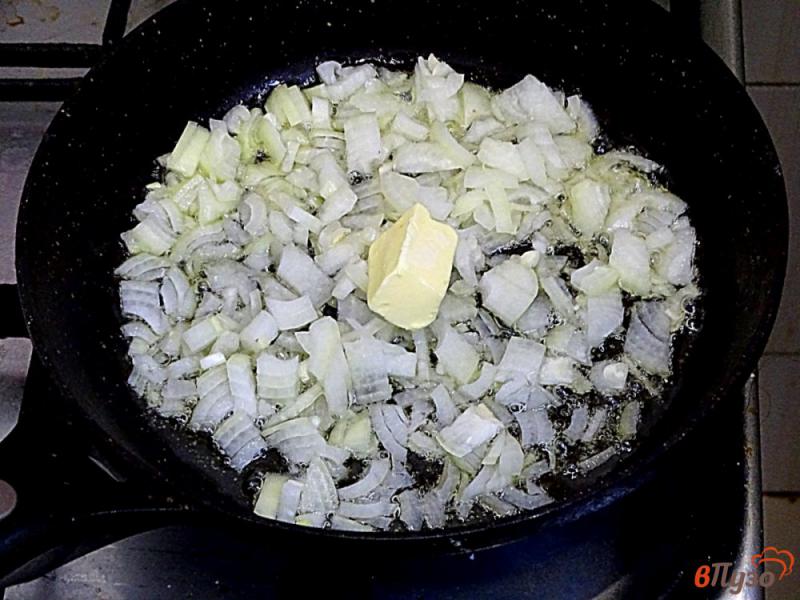 Фото приготовление рецепта: Соус из томатной пасты к макаронам шаг №2
