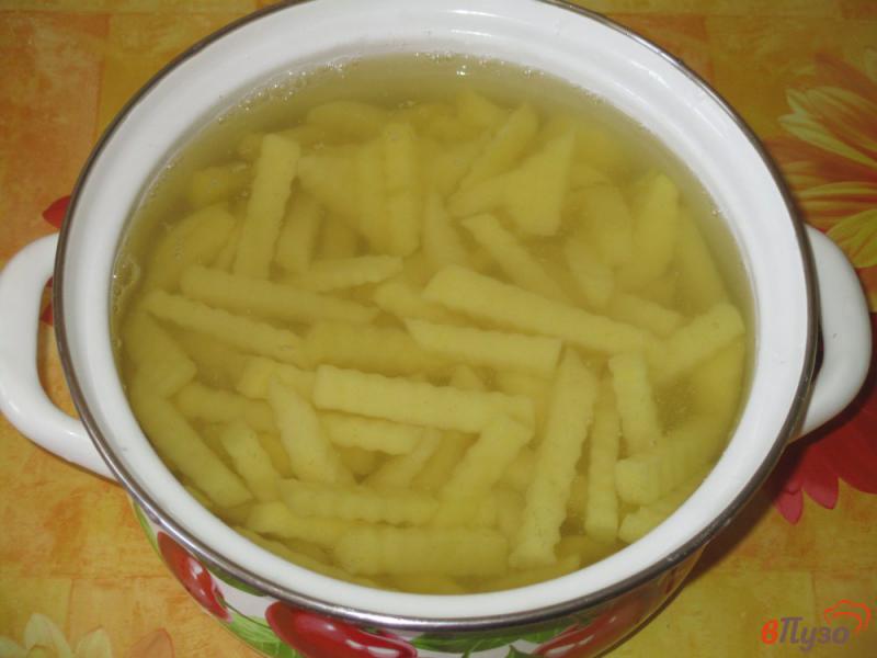 Фото приготовление рецепта: Острый картофель фри шаг №2