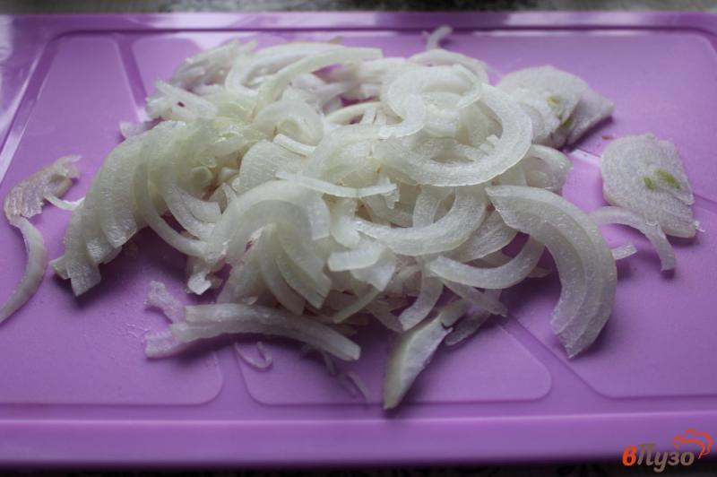 Фото приготовление рецепта: Сайда запеченная с грибами и овощами шаг №3
