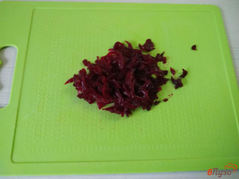 Фото приготовление рецепта: Порционный салат Шуба шаг №2