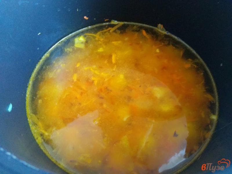 Фото приготовление рецепта: Суп грибной в мультиварке шаг №4