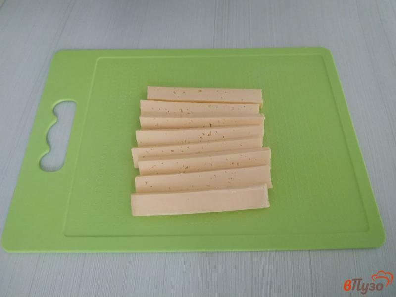 Фото приготовление рецепта: Сыр в панировочных сухарях шаг №1