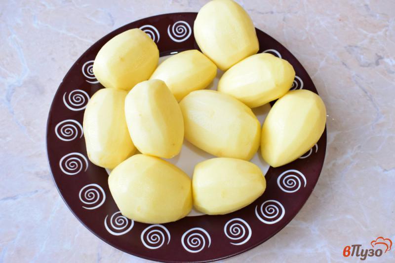 Фото приготовление рецепта: Картофель дольками на сковороде шаг №1