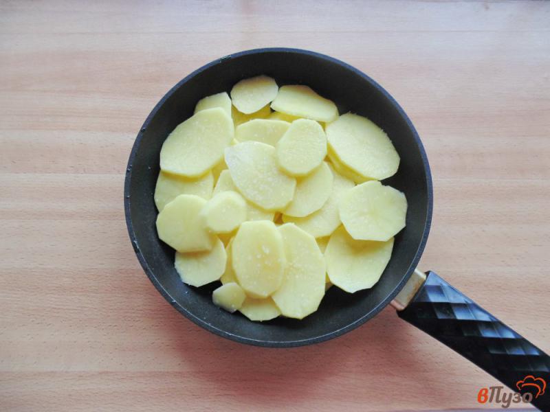 Фото приготовление рецепта: Омлет с картофелем и тилапией шаг №1