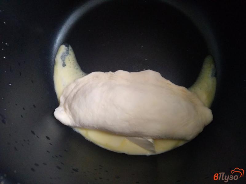 Фото приготовление рецепта: Чебуреки жареные на сливочном масле шаг №10