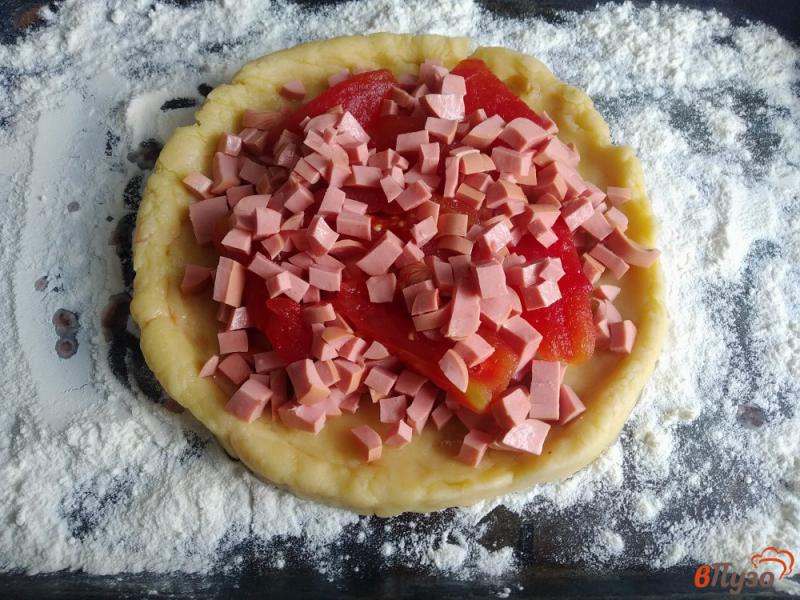 Фото приготовление рецепта: Пицца на слоёном тесте шаг №11