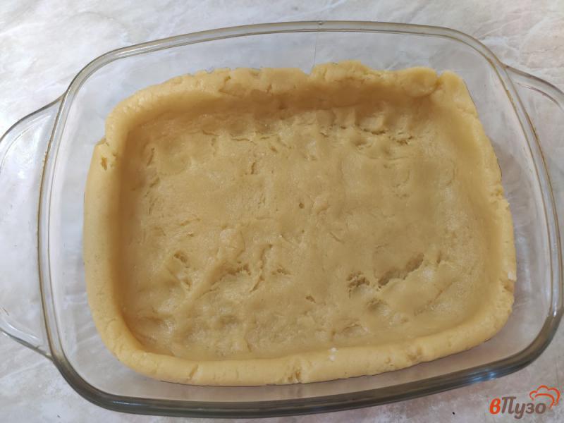 Фото приготовление рецепта: Песочный пирог с вареньем шаг №6