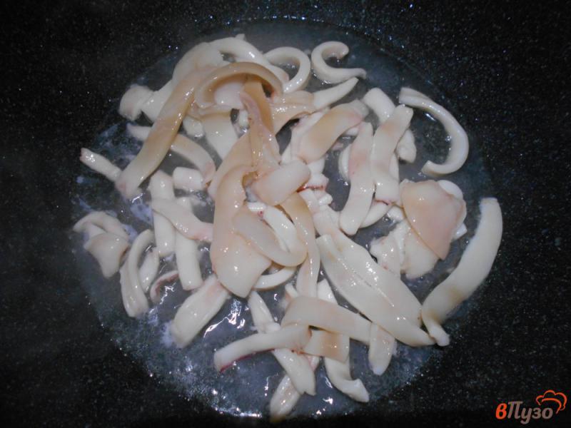 Фото приготовление рецепта: Кальмар в соусе из йогурта шаг №1