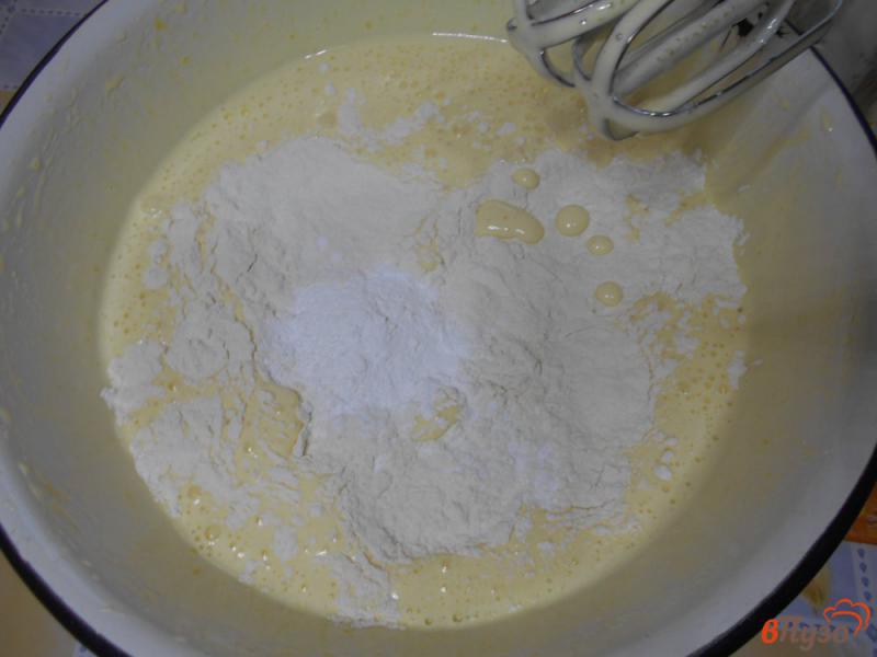 Фото приготовление рецепта: Торт бисквитный  «Сладкий каприз» шаг №2