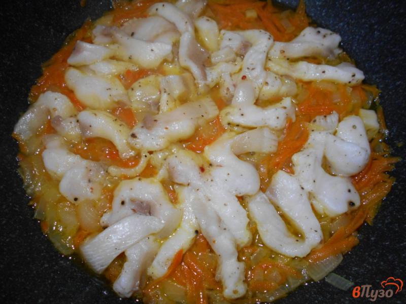 Фото приготовление рецепта: Морской язык в томатном соусе шаг №5