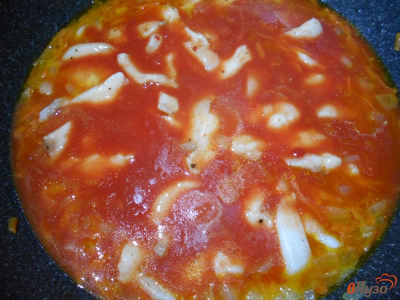 Фото приготовление рецепта: Морской язык в томатном соусе шаг №6