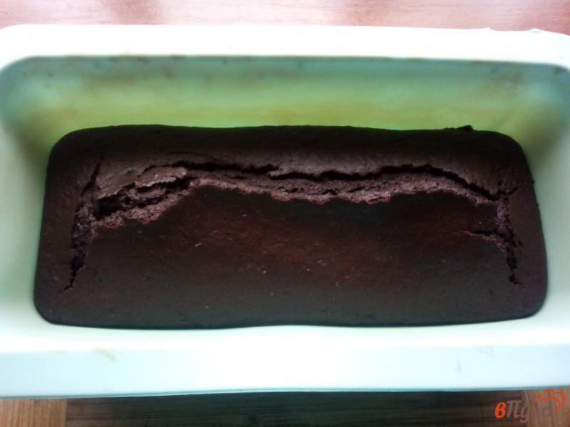 Фото приготовление рецепта: Шоколадный кекс на яблочном пюре шаг №6