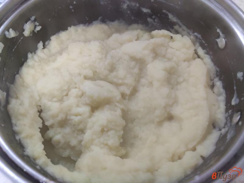 Фото приготовление рецепта: Картофельное пюре с чесноком шаг №4