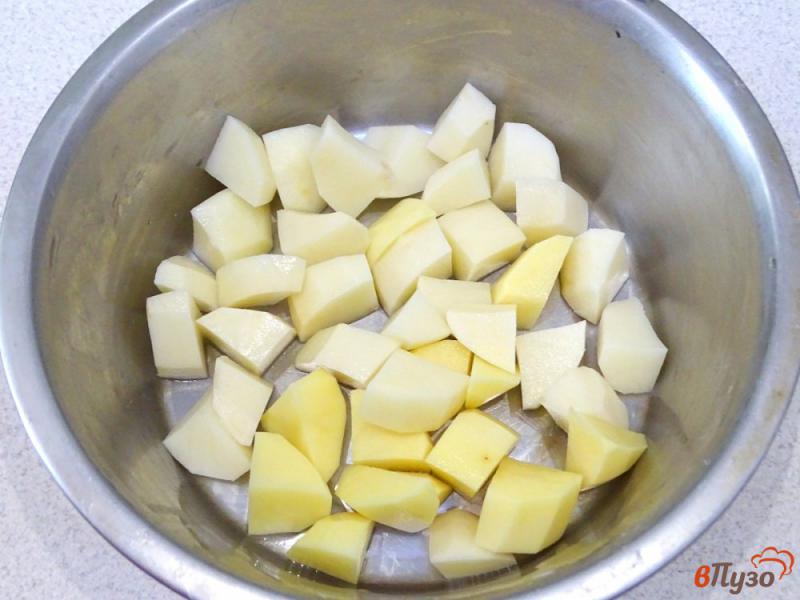 Фото приготовление рецепта: Свинина тушёная с картофелем и фасолью в горшочке шаг №1