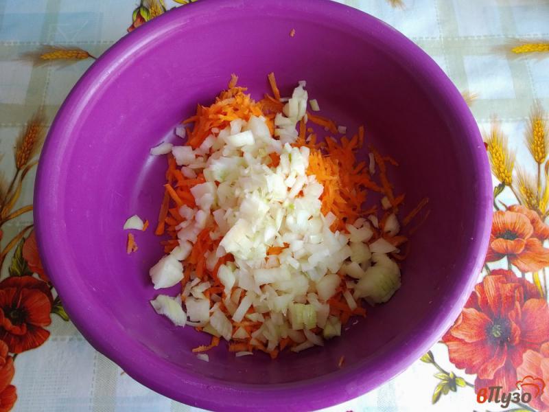 Фото приготовление рецепта: Печень с овощами в томатном соусе шаг №3