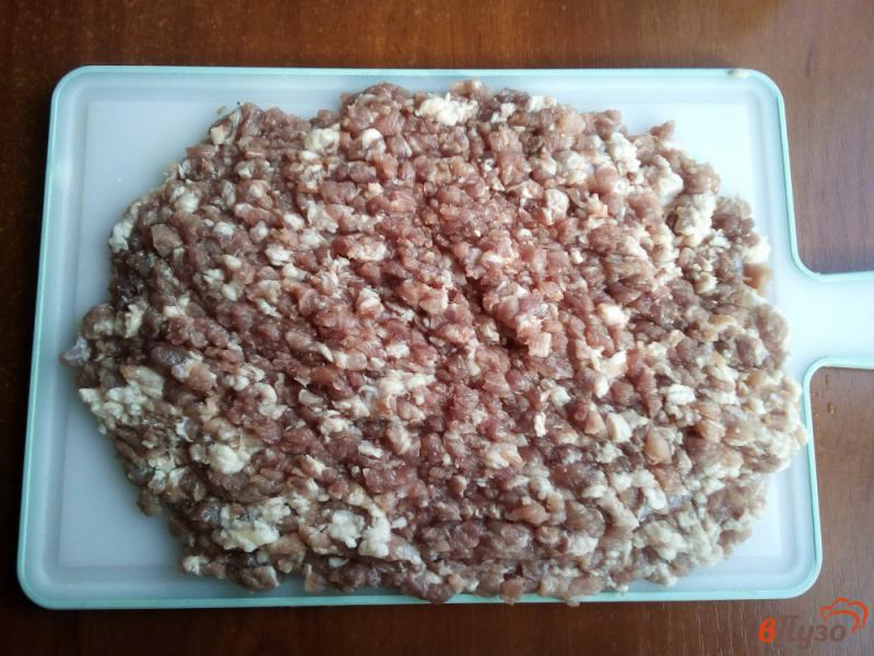 Фото приготовление рецепта: Котлеты рубленые из свинины шаг №3