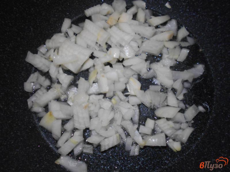 Фото приготовление рецепта: Жареные грибы с картофелем фри шаг №3