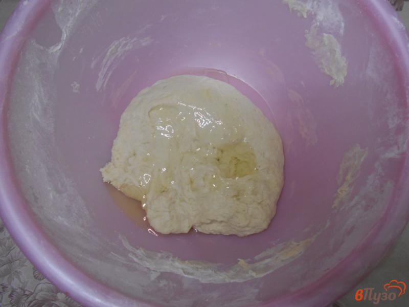 Фото приготовление рецепта: Сырные лепешки в духовке шаг №3