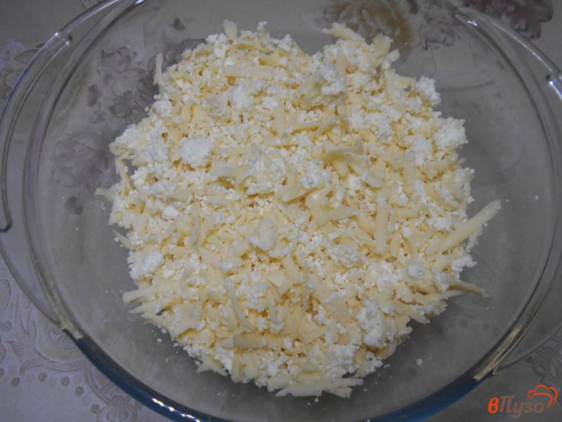 Фото приготовление рецепта: Сырные лепешки в духовке шаг №6